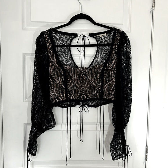 FOR LOVE OR LEMONS - lace pattern square neckline crop top black beige LARGE - Picture 2 of 11